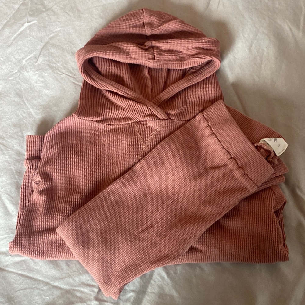 Kate Quinn 100 % organic cotton waffle weave “tracksuit”, size 6